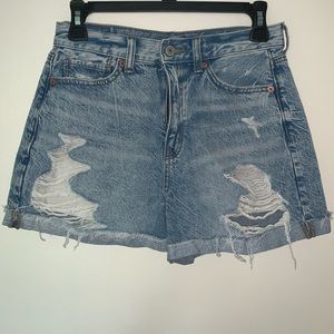 AMERICAN EAGLE MOM JEAN SHORTS SIZE 2